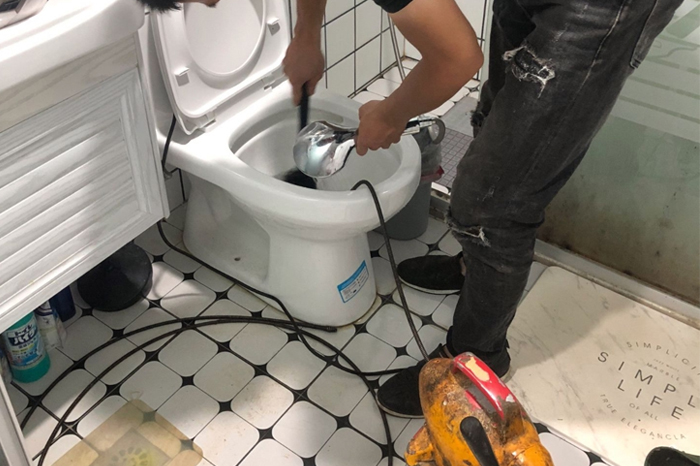 图木舒克疏通下水道